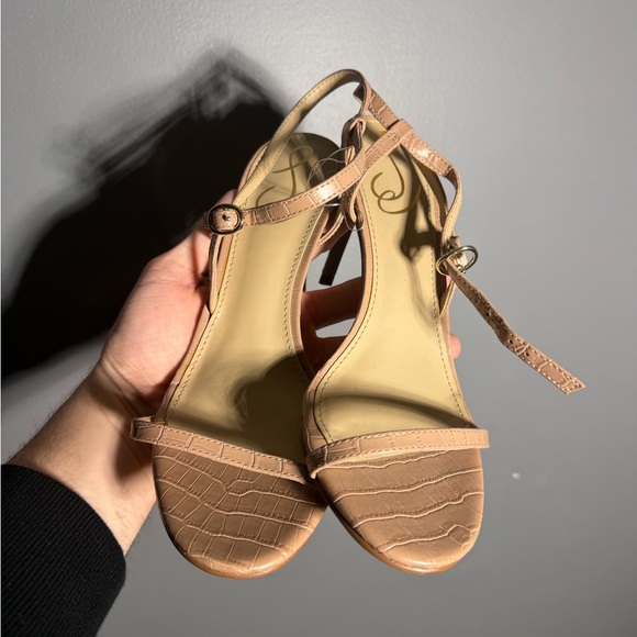 Sam Edelman Doran Croc Embossed Strappy Sandal in Nude Size 7 - Picture 3 of 6